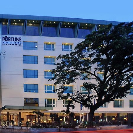 Fortune Park Vallabha - Member ITC Hotel Group, Hyderabad Exterior foto